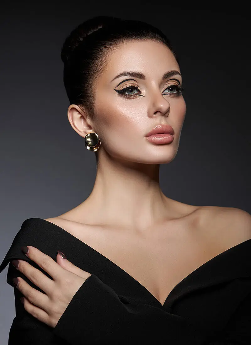 Woman with a long neck